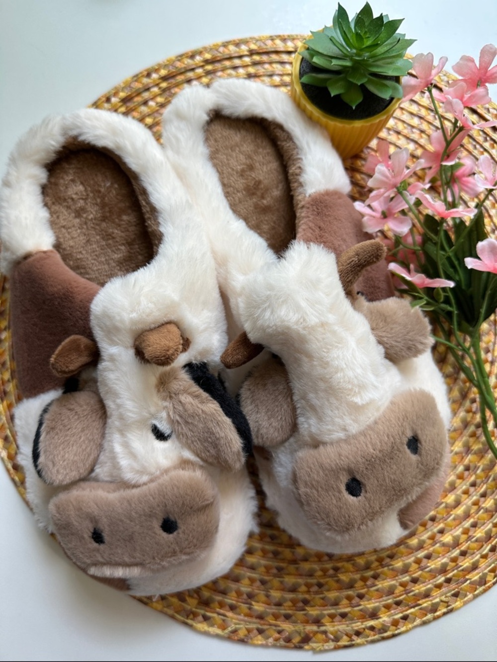 Plush Cow Novelty Slippers - Cream & Brown